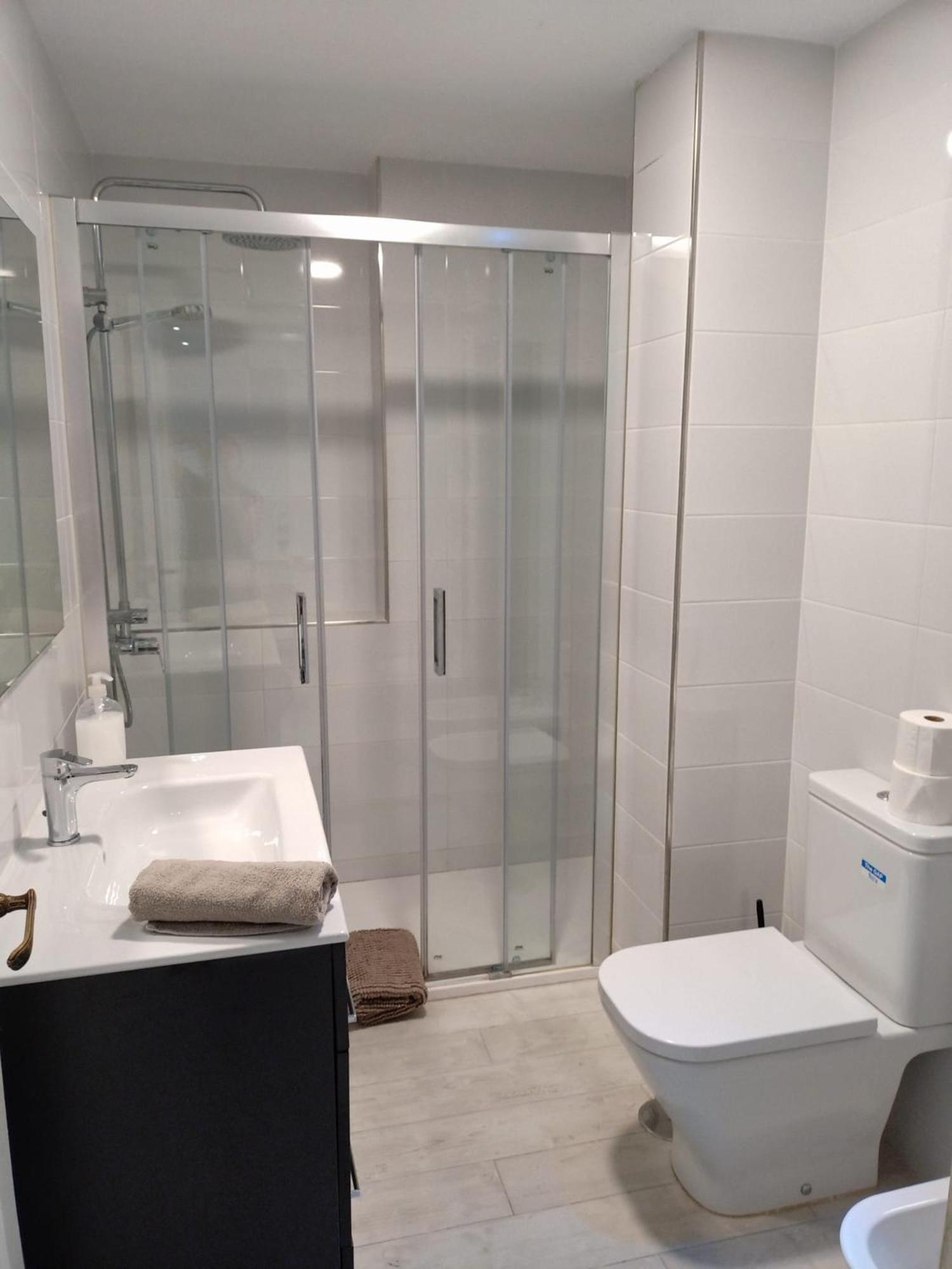 Piso Con Parkinprivado Y A10Minutosdelaplayaandando Apartment Malaga Luaran gambar